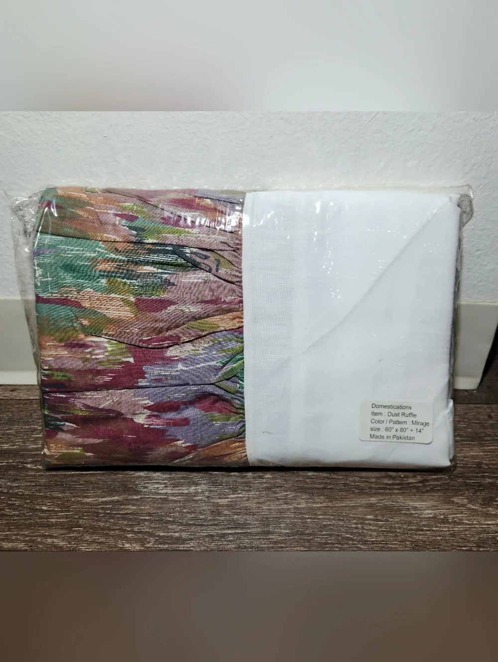 NWT Vintage Domestications Queen Sized Mirage Pattern Dust Ruffle 60